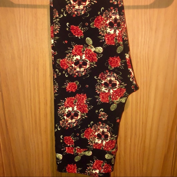 ❌SOLD❌ NWT LLR Sugar Skulls Printed Black Leggings - Picture 5 of 8